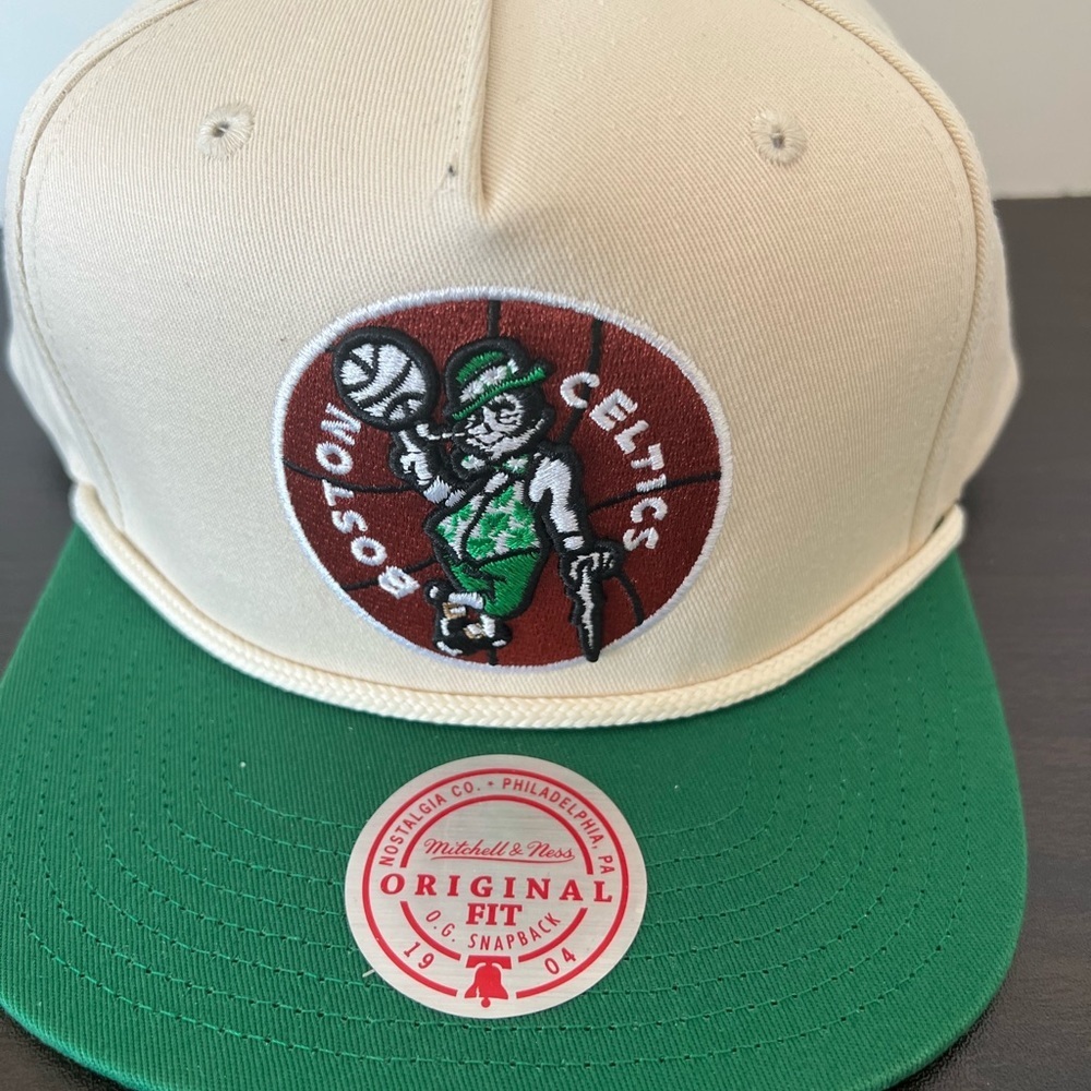 Mitchell & Ness Green and Black Snapback Hat